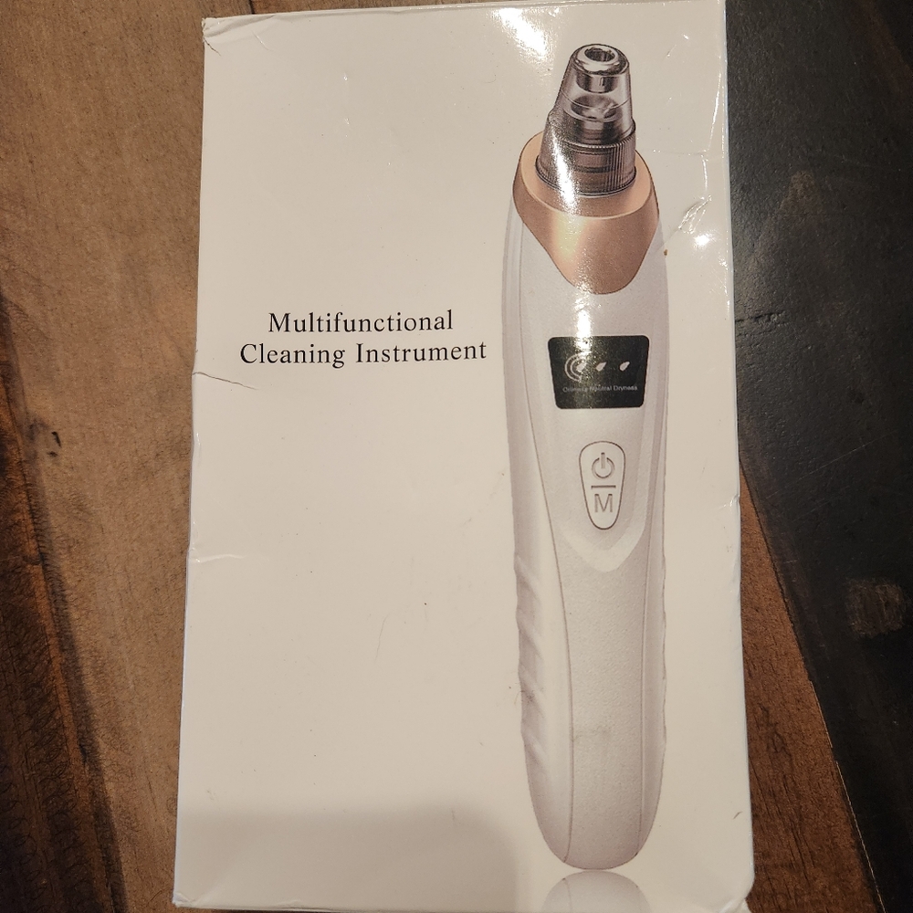 Multifunctional cleaning instrument
